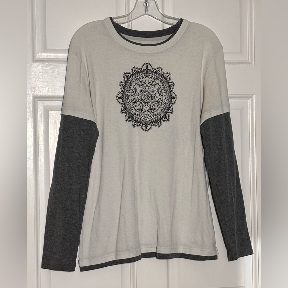 Made for Life White and Gray with Mandala print Long Sleeve Tee Size XL